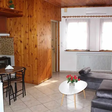 Kavala-old Town Apartment *
